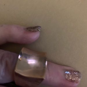 BCBG Jewelry - BCBG ring gold tone dome style size 7 NWT gift it BCBG Jewelry - BCBG ring gold tone dome style size 7 NWT gift it